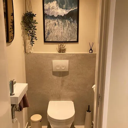 The Oyster House With Private Parking *