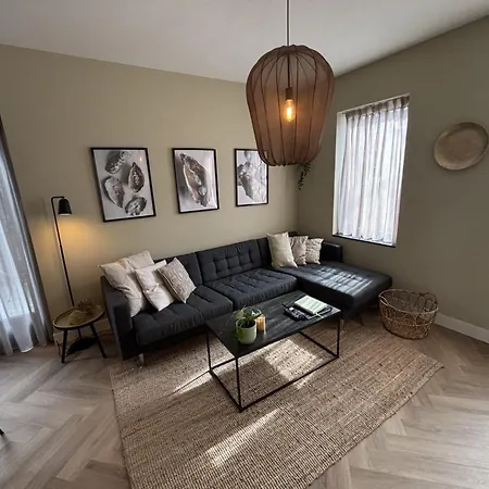 The Oyster House With Private Parking