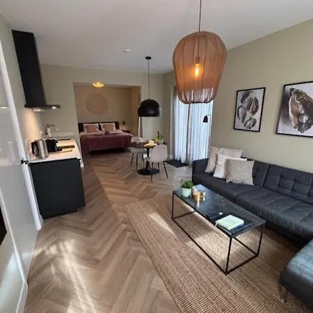 The Oyster House With Private Parking *