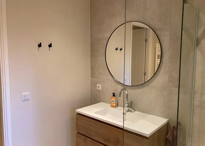 Апартаменты The Oyster House With Private Parking *