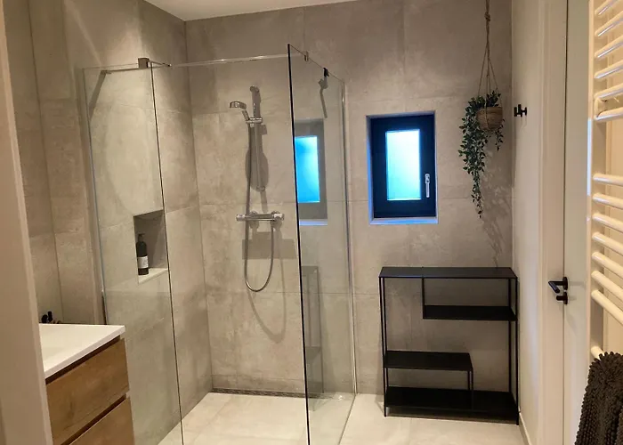 Апартаменты The Oyster House With Private Parking Зандфорт