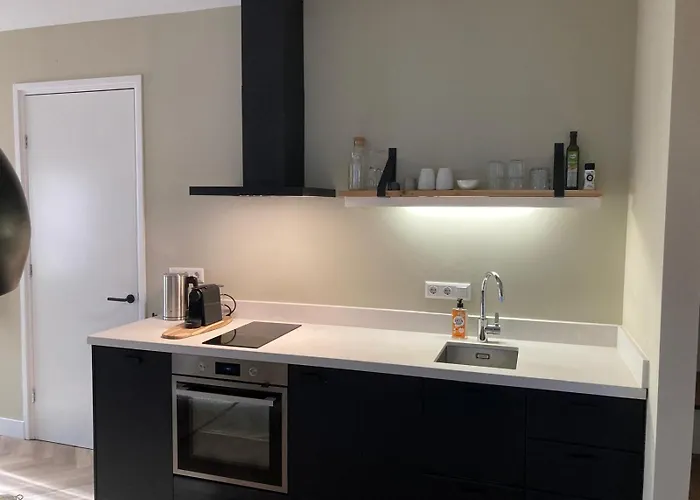 Апартаменты The Oyster House With Private Parking Зандфорт