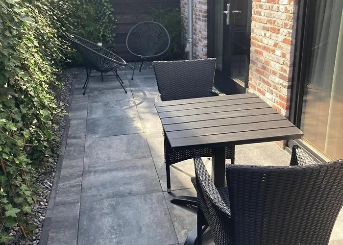 Апартаменты The Oyster House With Private Parking