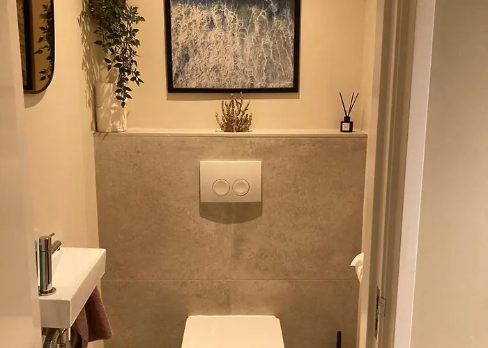 The Oyster House With Private Parking *