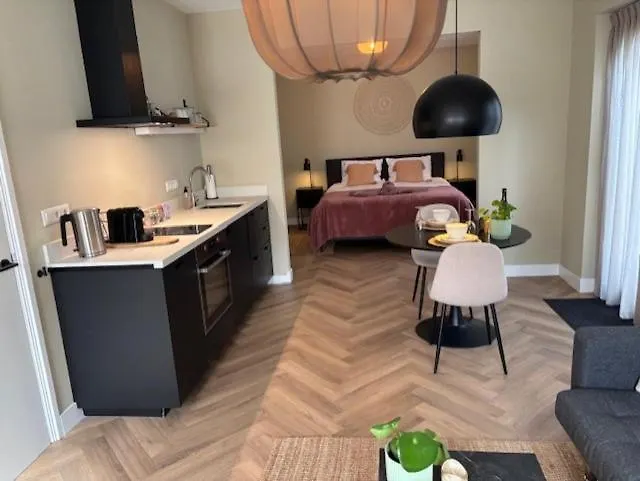 Апартаменты The Oyster House With Private Parking Зандфорт