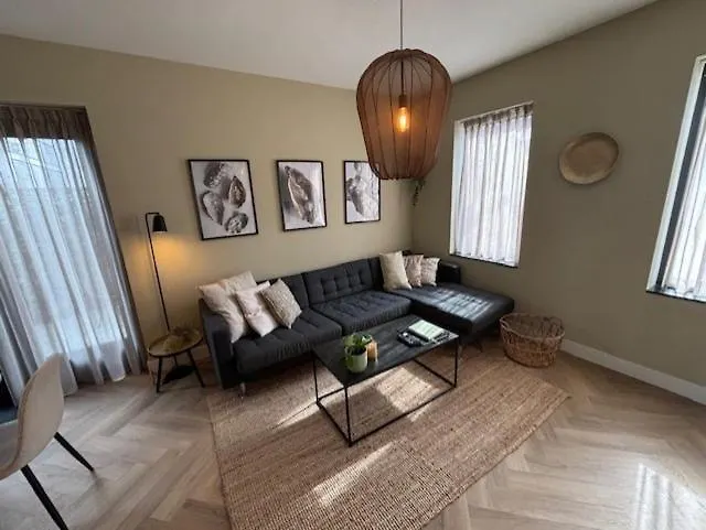 The Oyster House With Private Parking Апартаменты