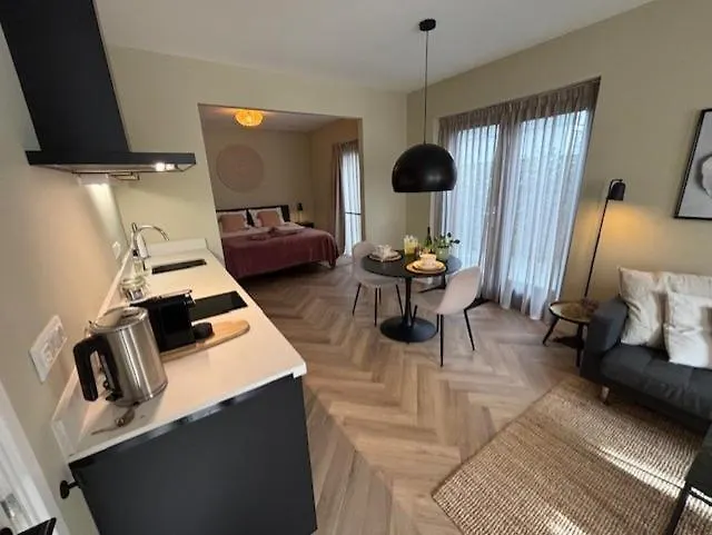 Апартаменты The Oyster House With Private Parking *