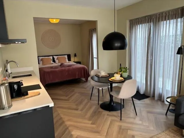 Апартаменты The Oyster House With Private Parking Зандфорт